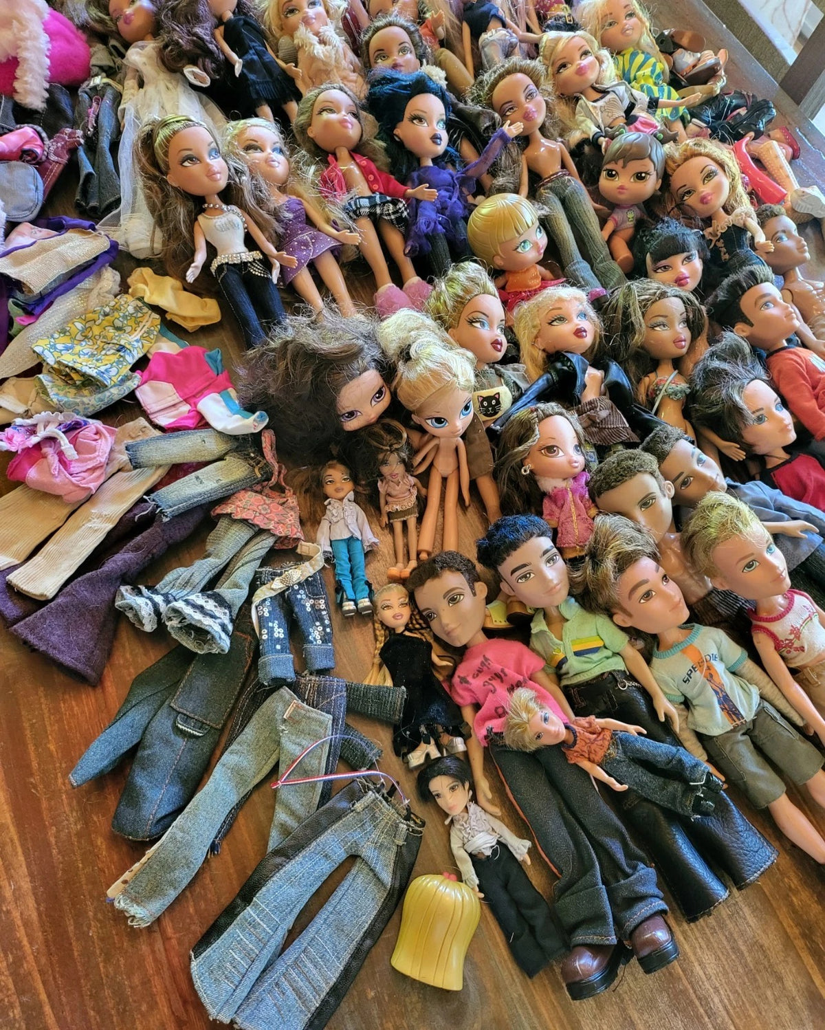 Huge Lot 75 Bratz Dolls MGA Tokyo Jade World Familiez Midnight Yasmin Boyz PLUS