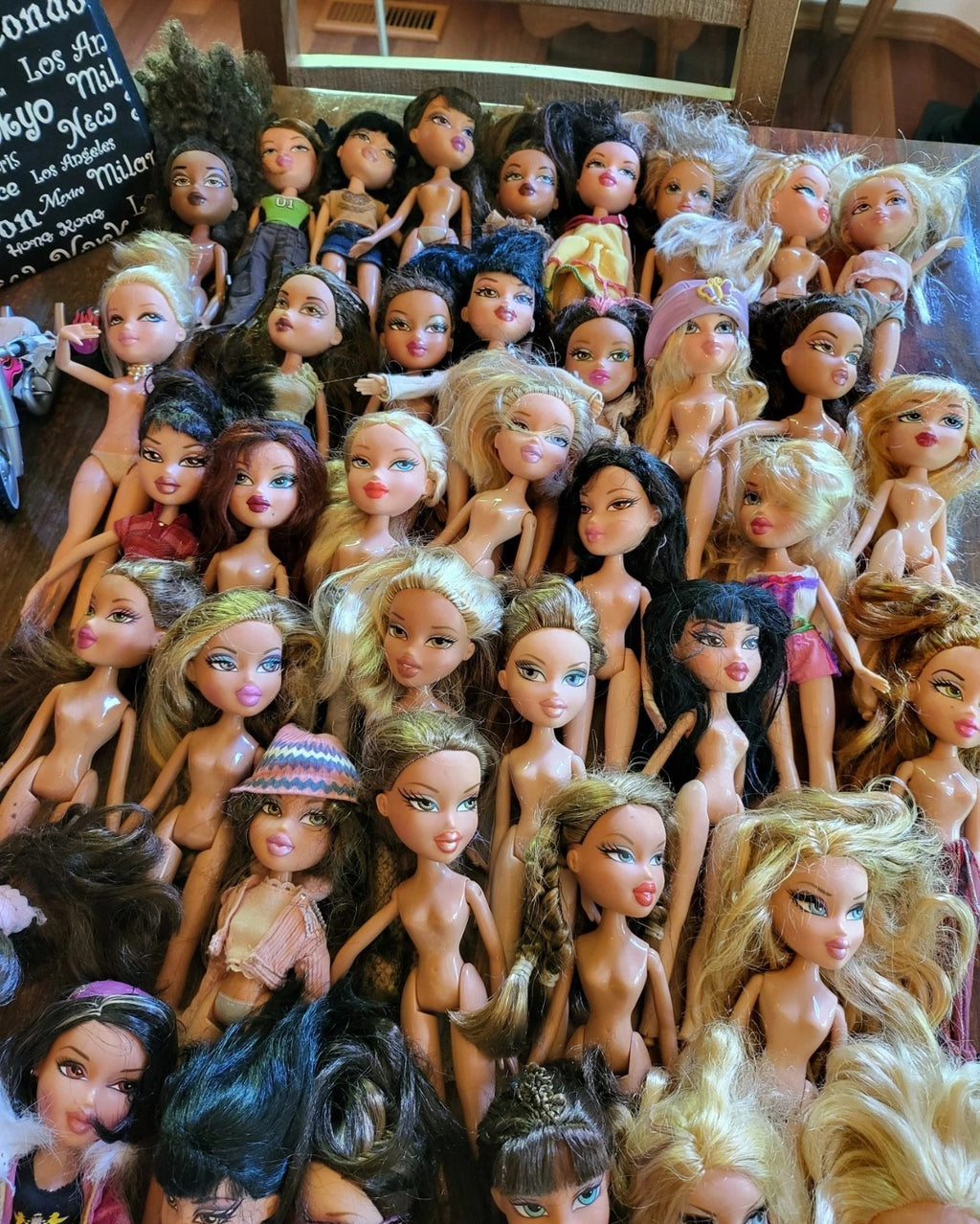 Huge Lot 75 Bratz Dolls MGA Tokyo Jade World Familiez Midnight Yasmin Boyz PLUS