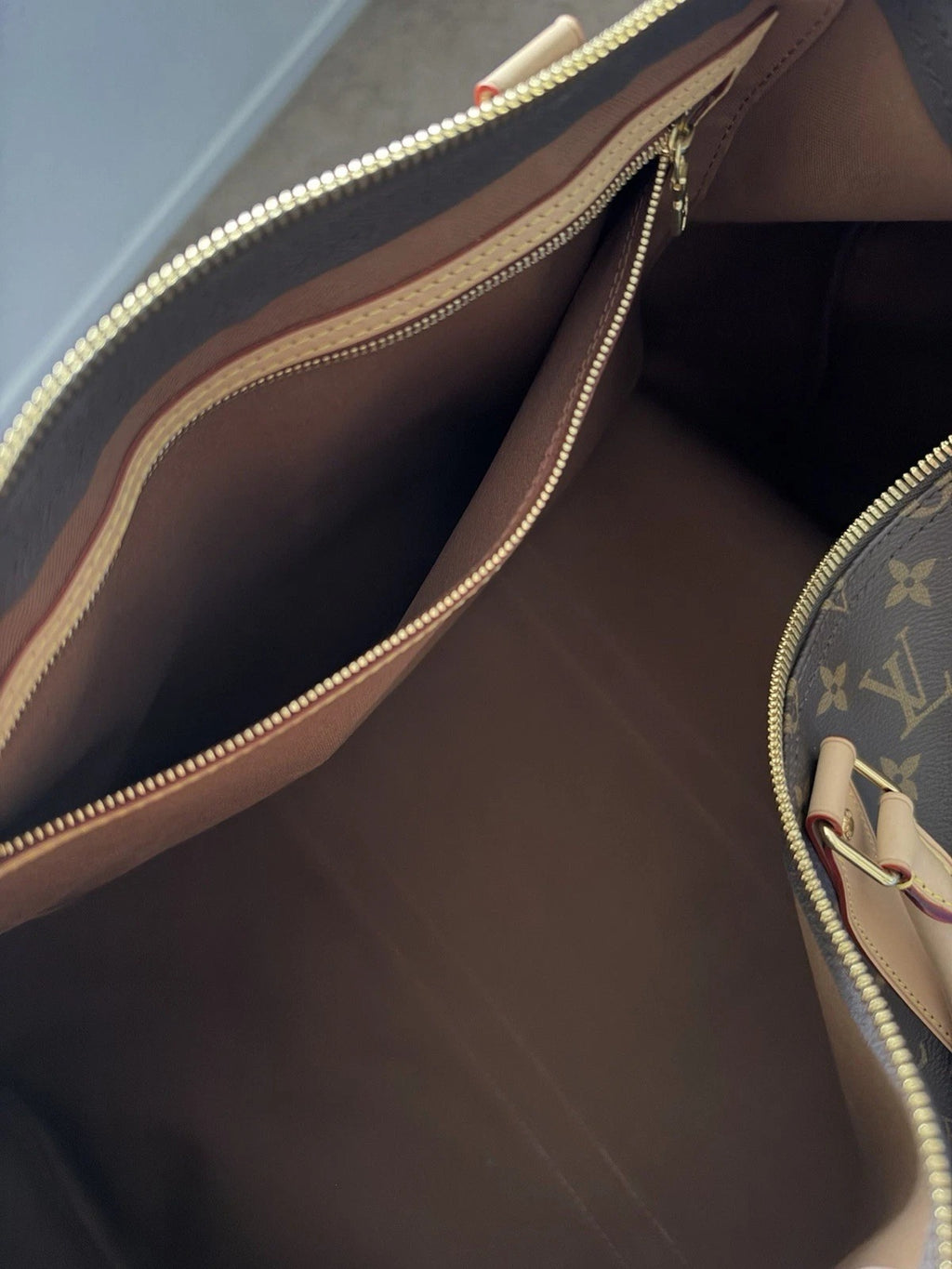 Louis Vuitton Keepall Bandoulière 45 Monogram Travel Bag 2026