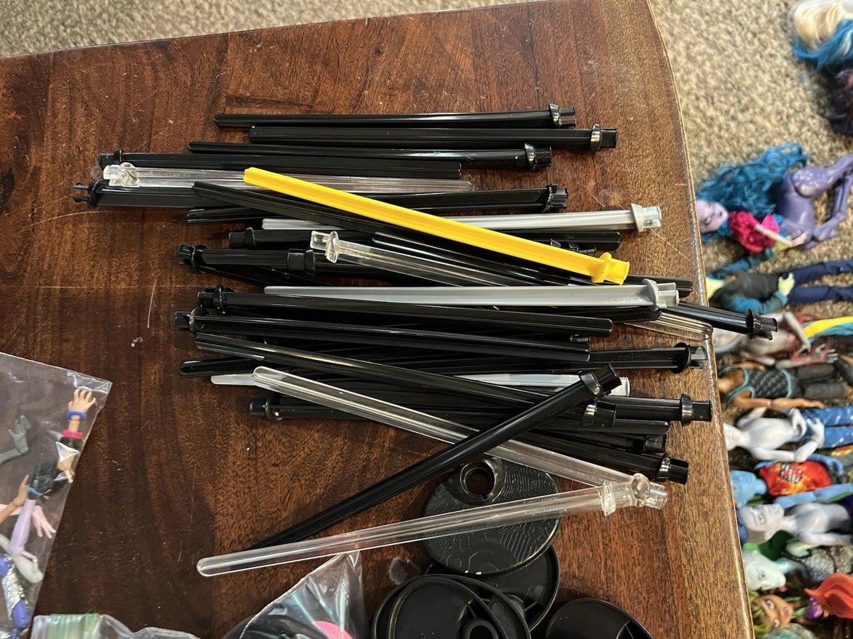 Huge Monster High Doll Lot 72 Dolls G1 Accessories Shoes Stands Gooliope HTF