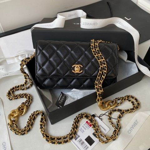 CHANEL 19 Black Quilted Leather Flap Shoulder Crossbody Bag Mixed Metal Chain