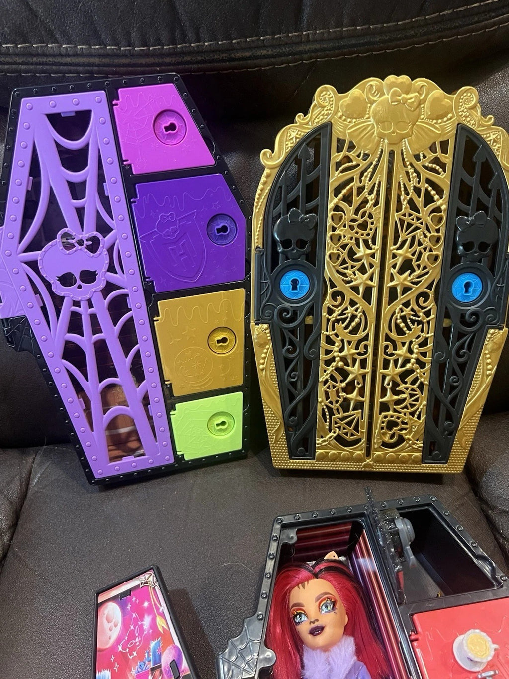 Huge Monster High Doll Lot 72 Dolls G1 Accessories Shoes Stands Gooliope HTF